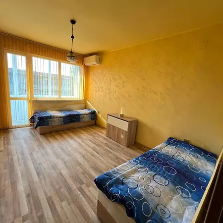 Apartament Bright & Cozy- 2br With Private Parking