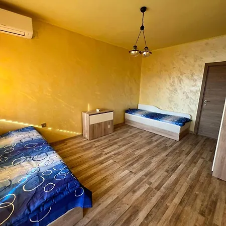 Bright & Cozy- 2br With Private Parking Апартаменты Варна