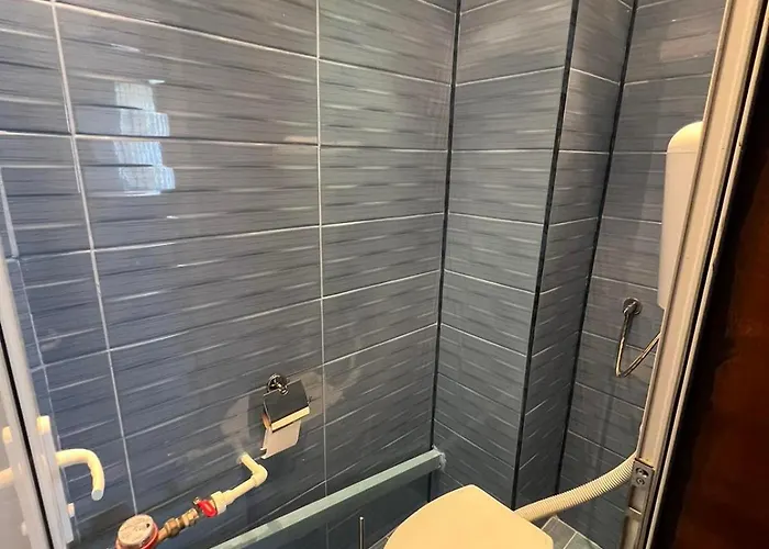 Bright & Cozy- 2br With Private Parking 아파트