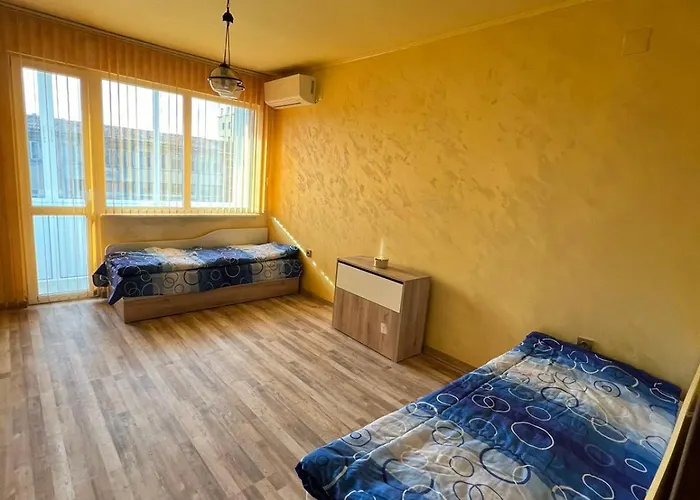 아파트 Bright & Cozy- 2br With Private Parking