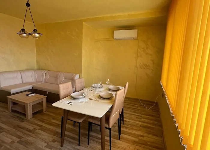 아파트 Bright & Cozy- 2br With Private Parking 바르나