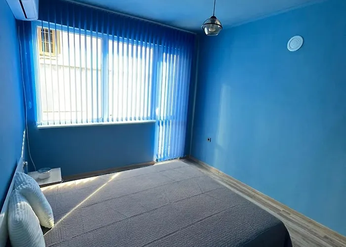 아파트 Bright & Cozy- 2br With Private Parking 바르나