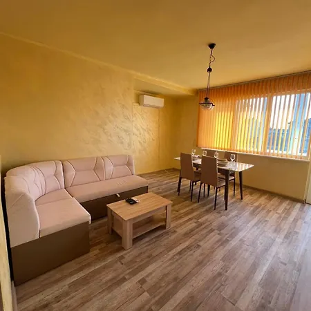 Bright & Cozy- 2br With Private Parking Lejlighed Varna