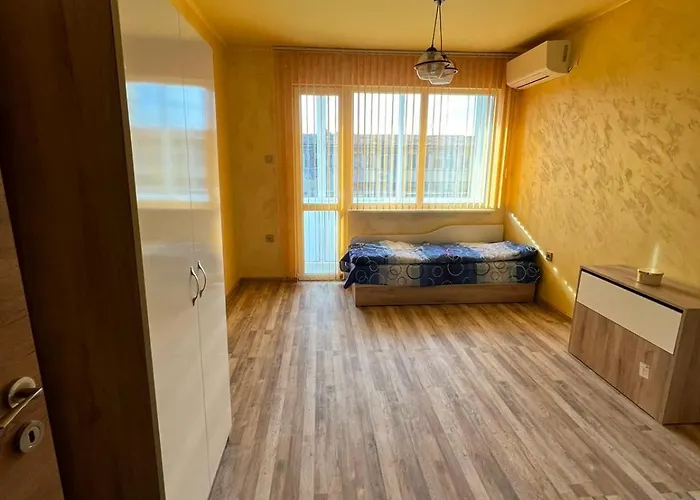 Apartment Bright & Cozy- 2br With Private Parking