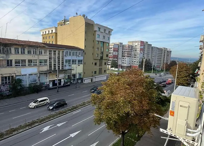 Apartment Bright & Cozy- 2br With Private Parking Varna